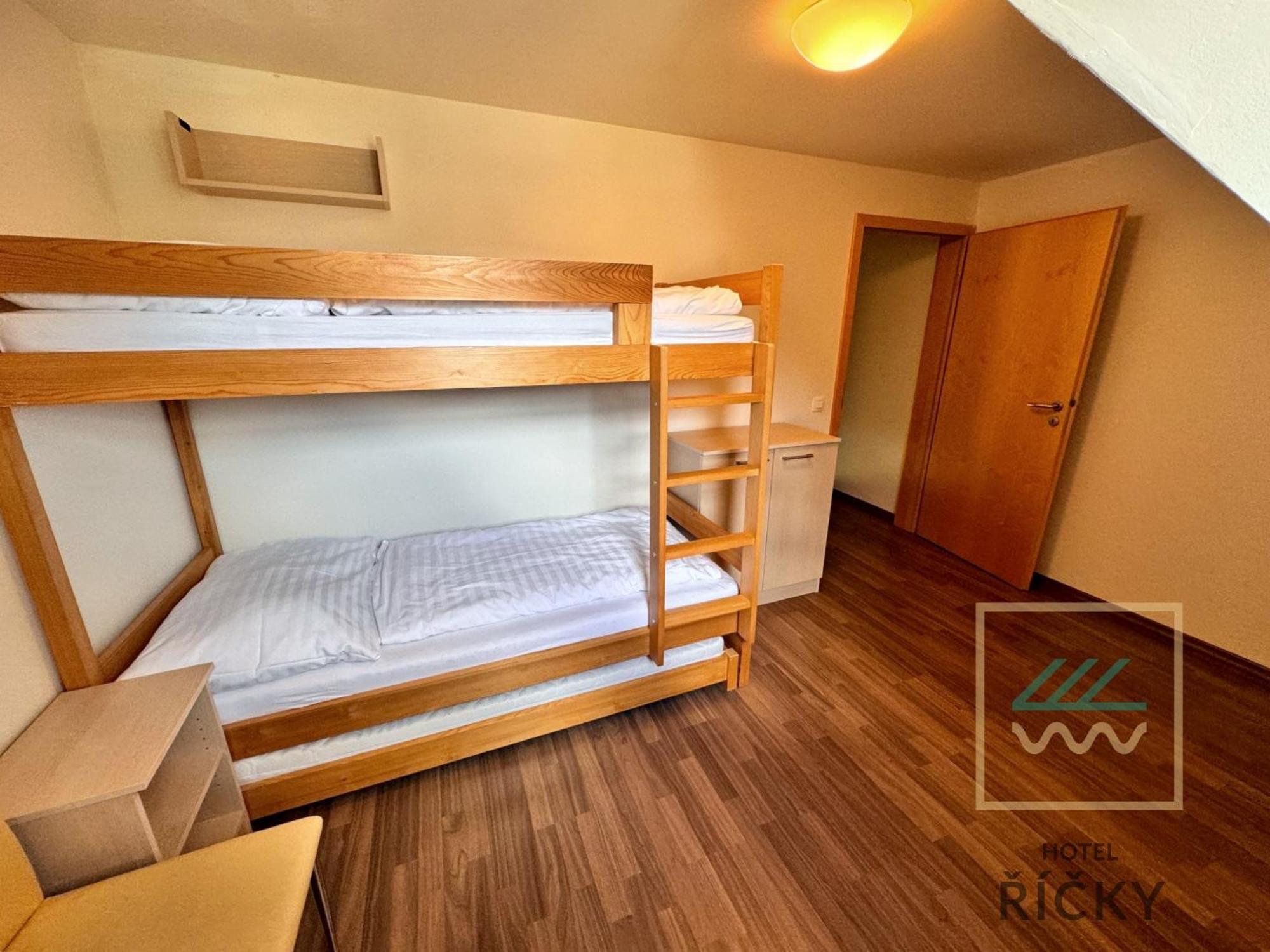 Apartmany Pod Zakletym - Hotel Ricky Екстер'єр фото